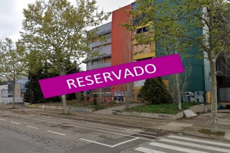 Nau Industrial
a Can Parellada (Terrassa)
(Barcelona)